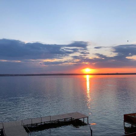 Mamaia Lake View Apartment ภายนอก รูปภาพ