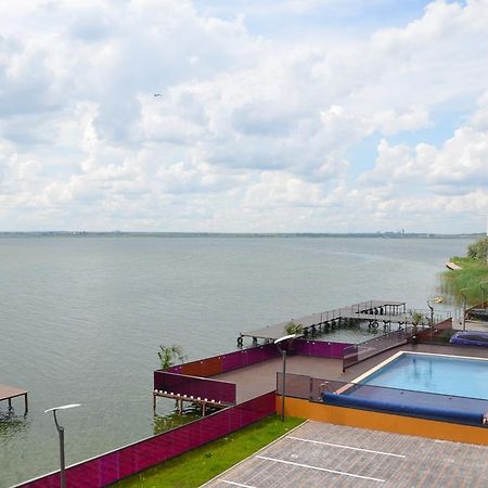 Mamaia Lake View Apartment ภายนอก รูปภาพ