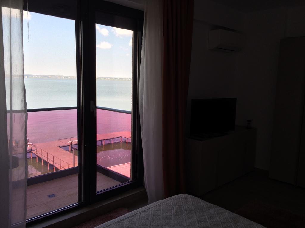 Mamaia Lake View Apartment ภายนอก รูปภาพ