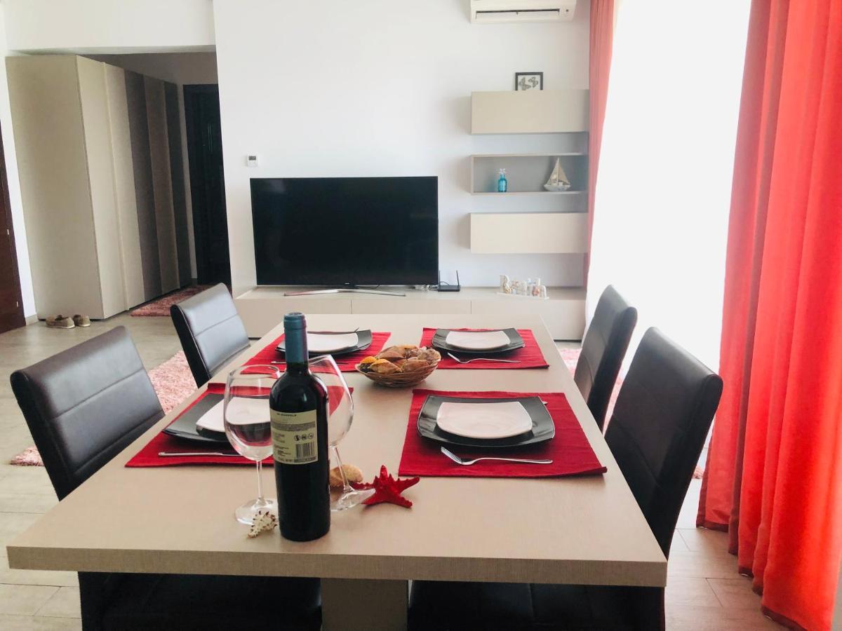 Mamaia Lake View Apartment ภายนอก รูปภาพ