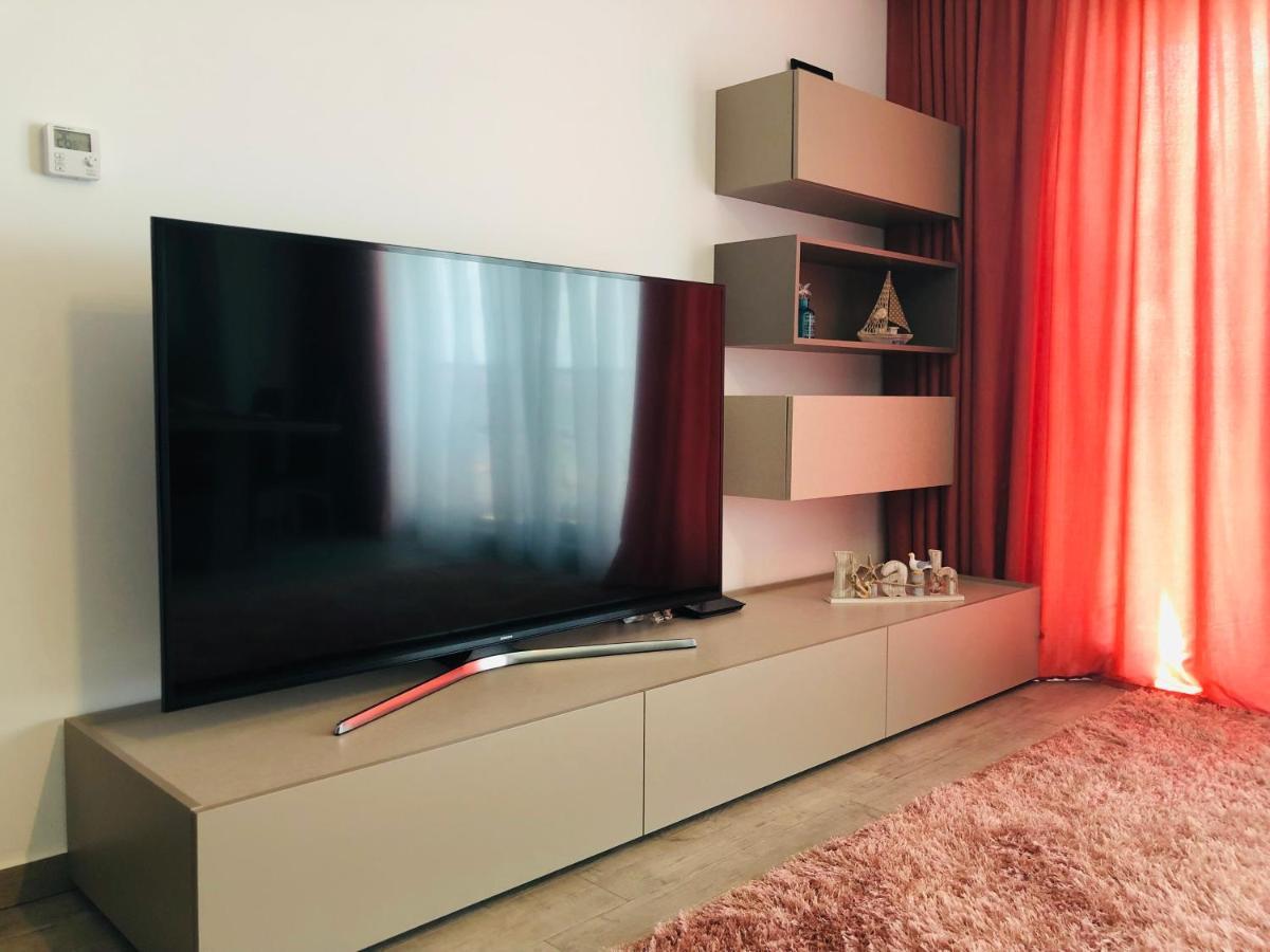 Mamaia Lake View Apartment ภายนอก รูปภาพ