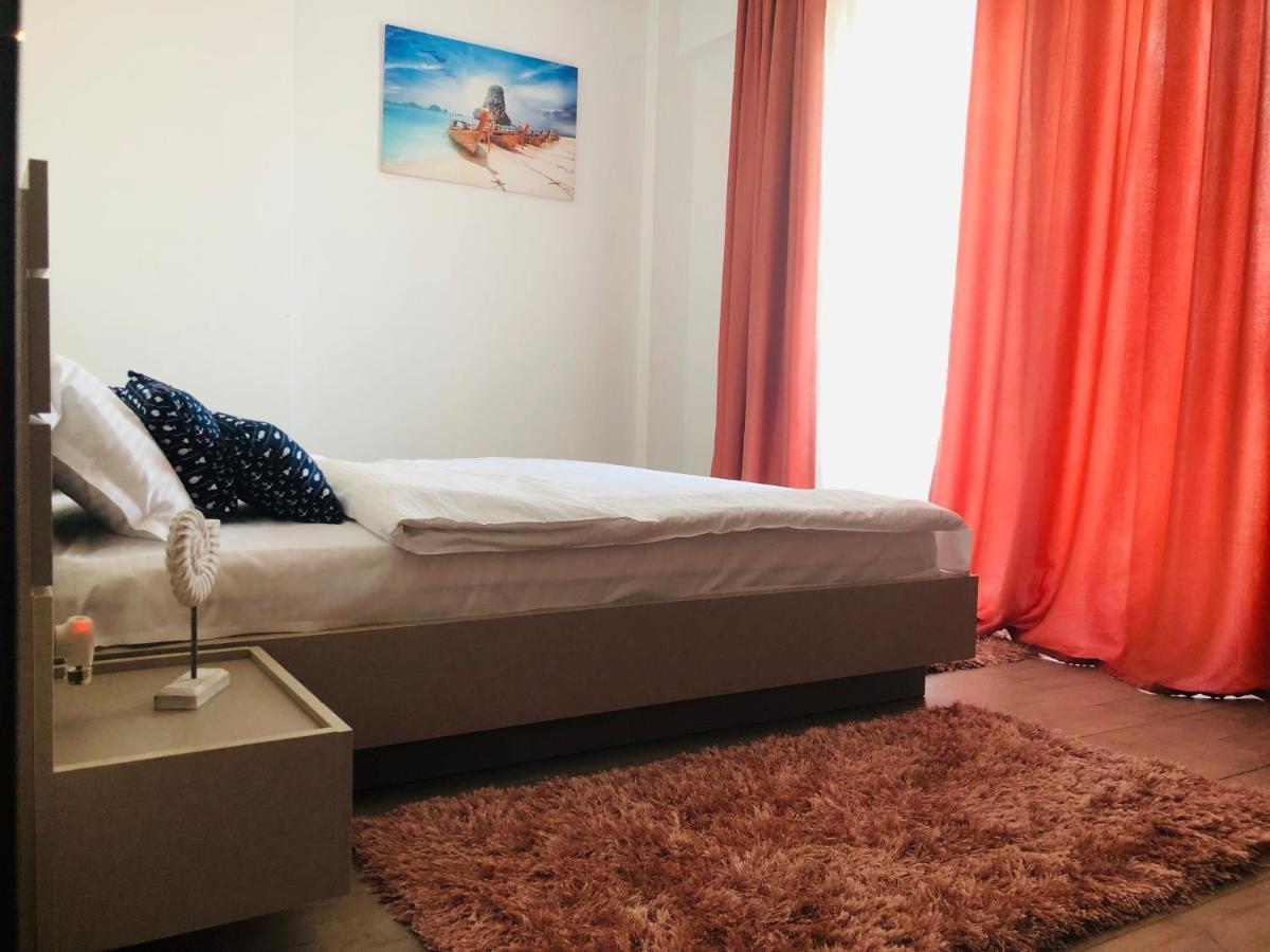 Mamaia Lake View Apartment ภายนอก รูปภาพ